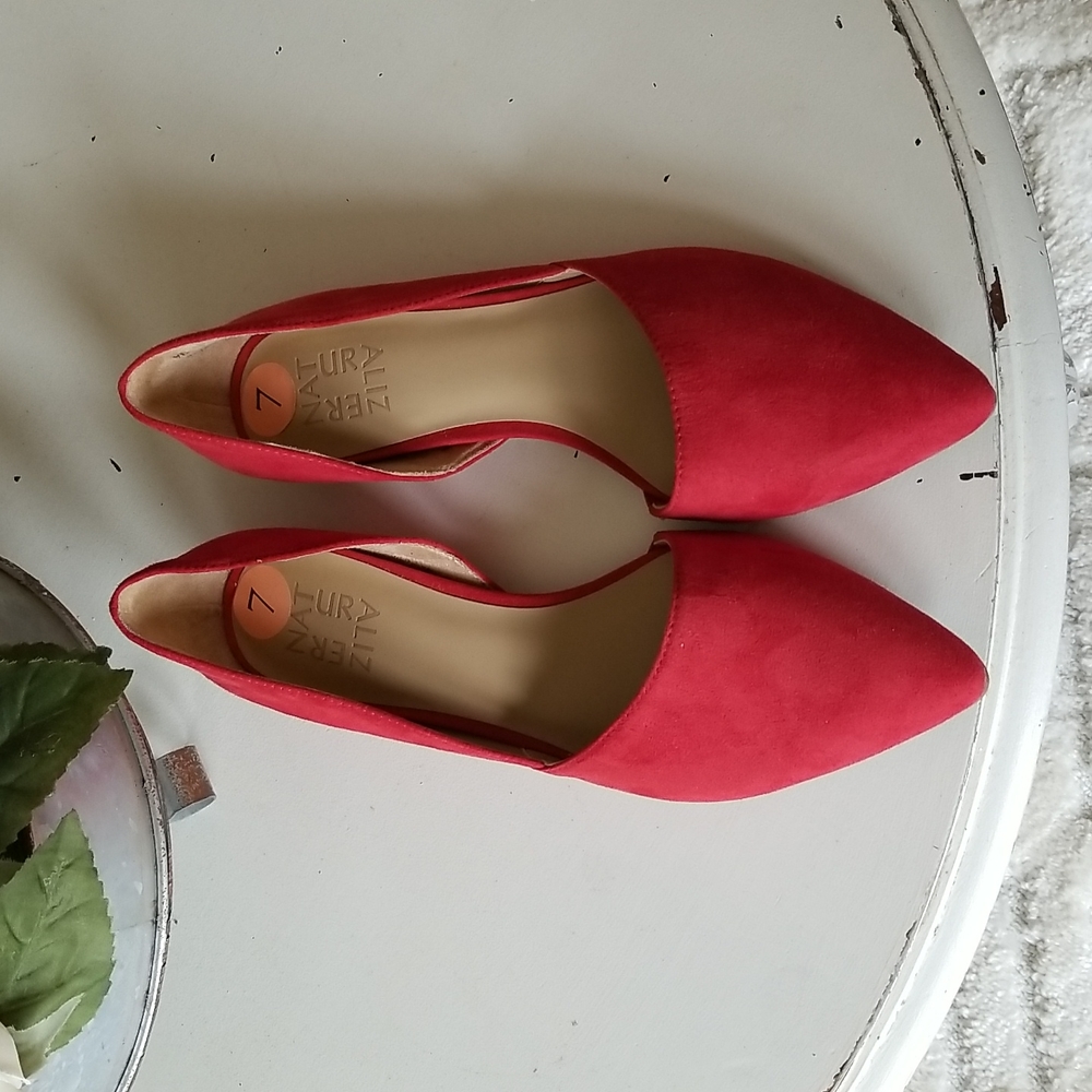 NWOT Naturalizer faux suede flats